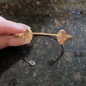 Kendra Scott bracelet